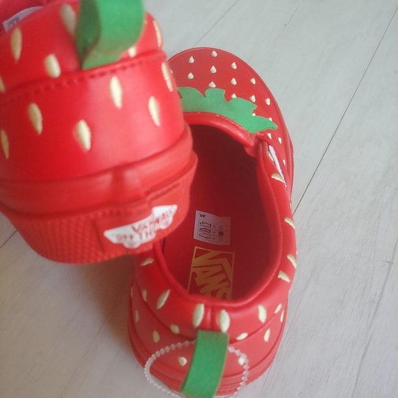 VANS NEW kids Classic Slip-on Berry Shoes - Picture 11 of 16